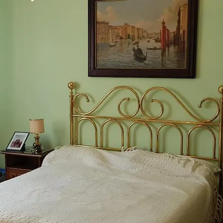 Апартаменты Inviting 3-bed In *